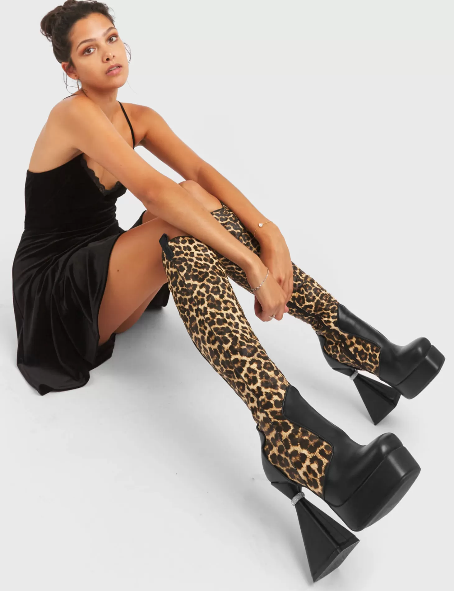 LAMODA Genou Haut*Curious Platform Knee High Boots