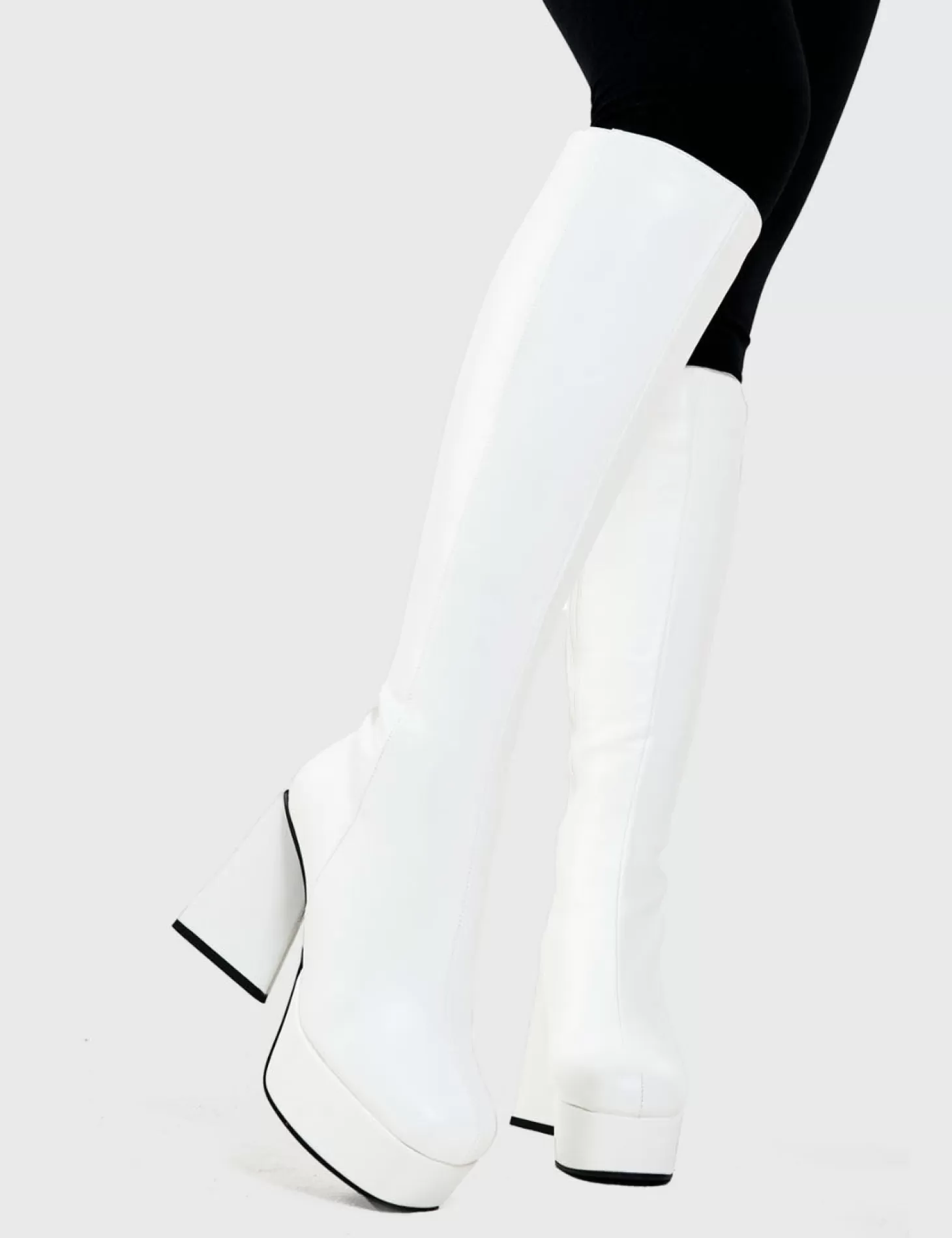 LAMODA Genou Haut*Keepin' It Classy Platform Knee High Boots