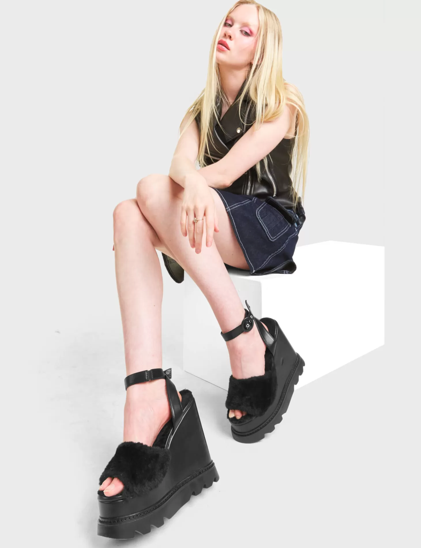 LAMODA Plate-Forme*Softie Chunky Platform Sandals Black